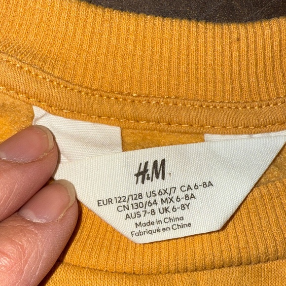 H&M Girls Ruffle Sweatshirt - Picture 2 of 2